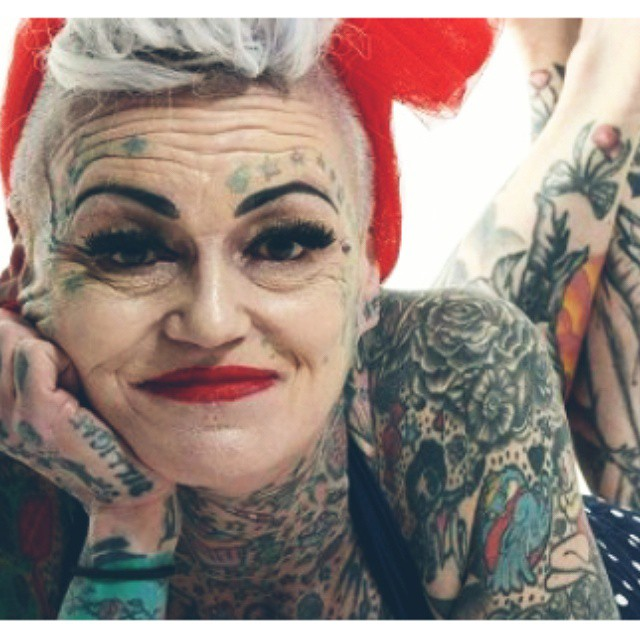 татуированная старуха